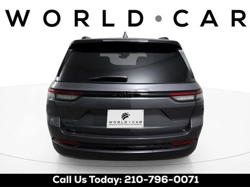 Used 2024 Jeep Grand Cherokee Altitude image 6