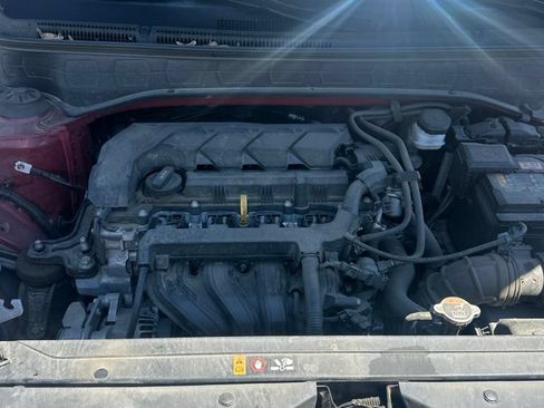 Used 2024 Hyundai Venue Limited FWD image 26
