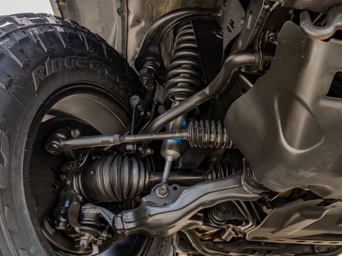 Used 2019 Toyota Tacoma TRD Off-Road image 14