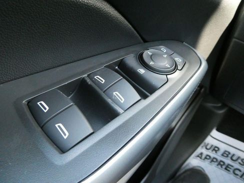 New 2026 Chevrolet Trax RS w/ Sunroof Package FWD image 16