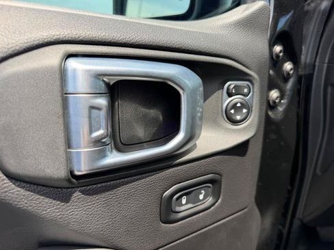 Used 2023 Jeep Gladiator Rubicon w/ LED Lighting Group AWD/4WD image 18