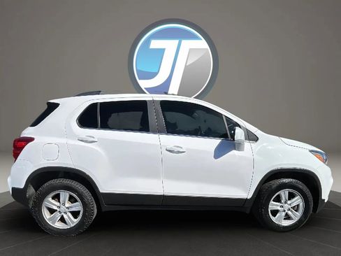 Used 2020 Chevrolet Trax LT image 3