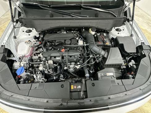 Used 2025 Hyundai Kona Limited image 19