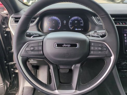 New 2026 Jeep Grand Cherokee L 4WD image 9