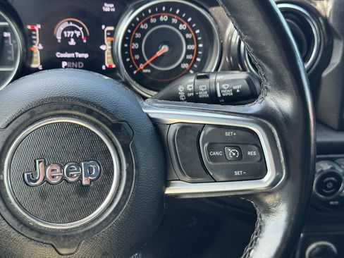 Used 2021 Jeep Wrangler Unlimited Sahara AWD/4WD image 16