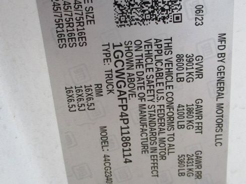 Used 2023 Chevrolet Express 2500 w/ Driver Convenience Package image 9