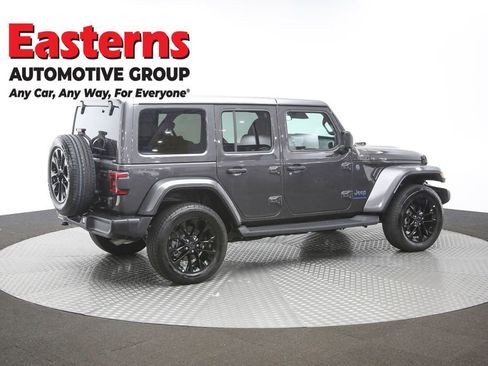 Used 2025 Jeep Wrangler Unlimited Sahara AWD/4WD image 38