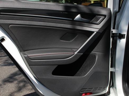 Used 2017 Volkswagen GTI Sport FWD image 15