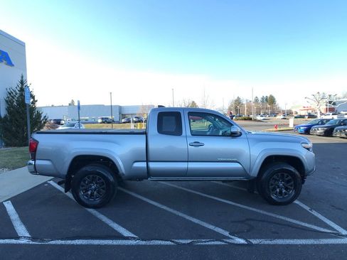Used 2020 Toyota Tacoma SR5 image 16