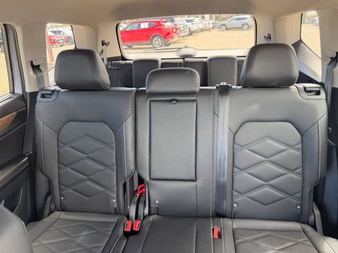 Used 2026 Volkswagen Atlas SE FWD image 41