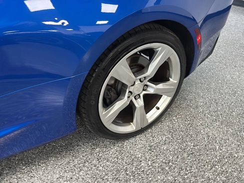Used 2018 Chevrolet Camaro SS RWD image 34