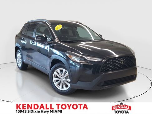 Used 2023 Toyota Corolla Cross LE FWD image 1