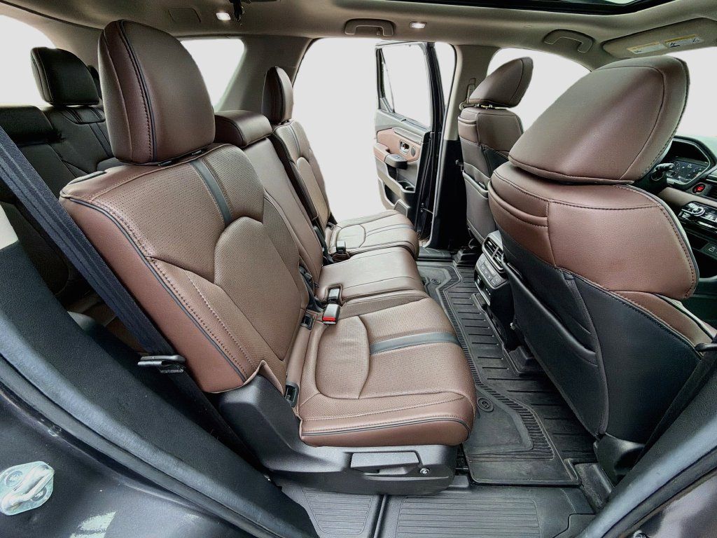 Used 2025 Honda Pilot Elite image 33