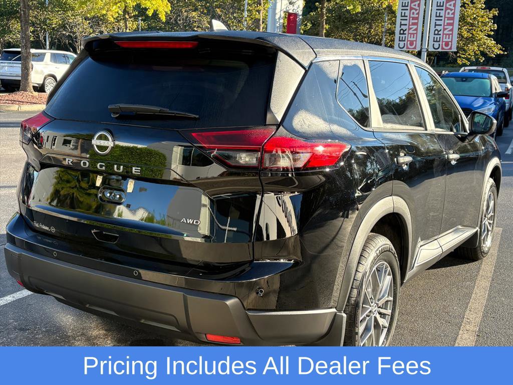Used 2025 Nissan Rogue S AWD/4WD image 8