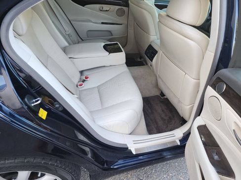 Used 2009 Lexus LS 460 RWD image 19