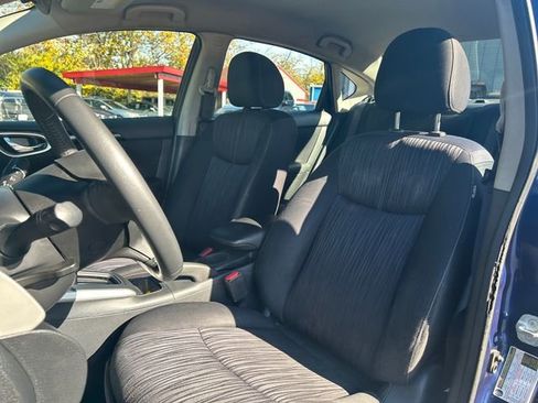 Used 2017 Nissan Sentra SV image 10