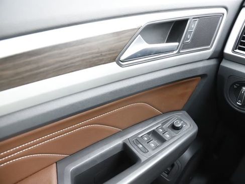 Used 2023 Volkswagen Atlas SE w/ Panoramic Sunroof Package image 26