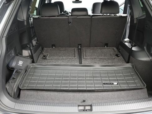 Used 2024 Volkswagen Tiguan SE R-Line image 15