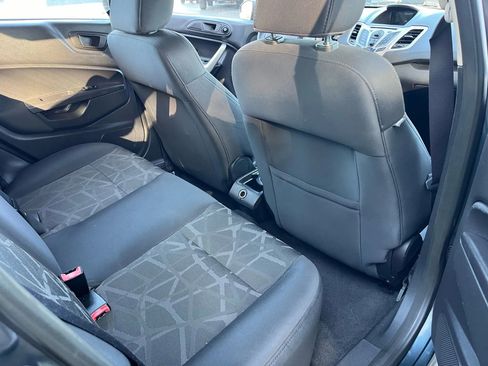 Used 2011 Ford Fiesta SE w/ Super Fuel Economy Pkg image 9