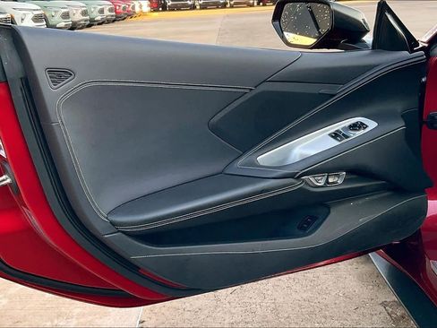 Used 2022 Chevrolet Corvette Stingray Coupe w/ Z51 Performance Package image 18