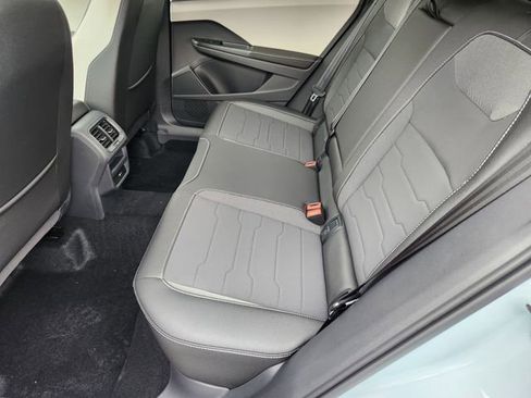 New 2025 Volkswagen Taos SE image 31