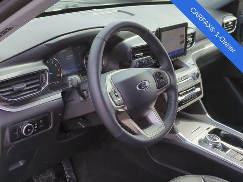 Used 2024 Ford Explorer XLT w/ Equipment Group 202A image 2