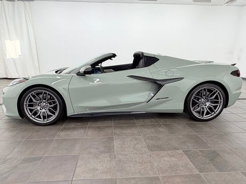 Used 2024 Chevrolet Corvette Z06 RWD image 4