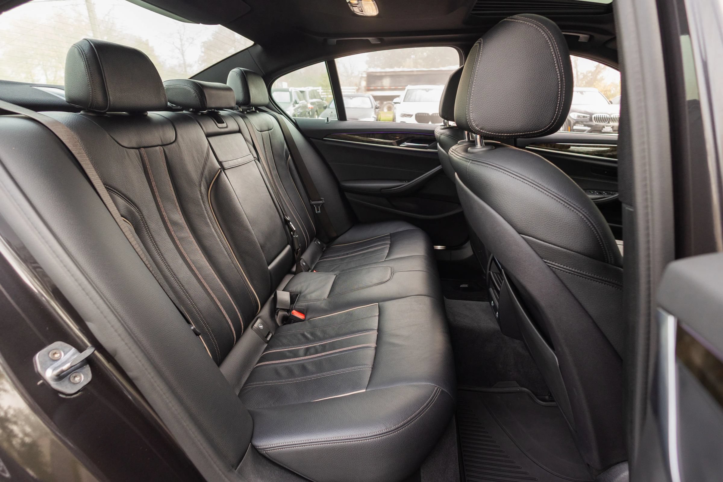 Used 2019 BMW 540i w/ Premium Package RWD image 36
