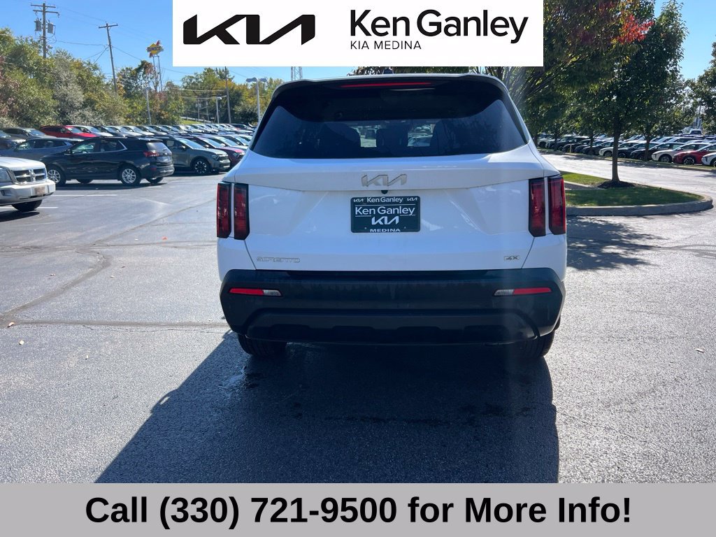 Certified 2023 Kia Sorento LX AWD/4WD image 12