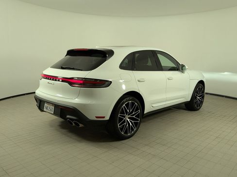 Certified 2025 Porsche Macan S AWD/4WD image 9