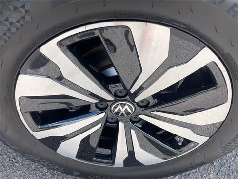 Used 2026 Volkswagen Atlas SE FWD image 10
