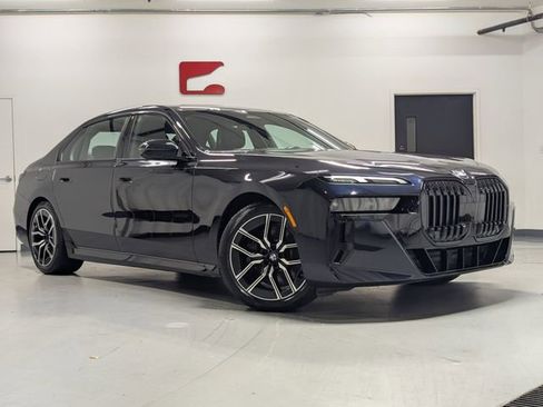 Used 2023 BMW 740i w/ Parking Assistance Package image 2