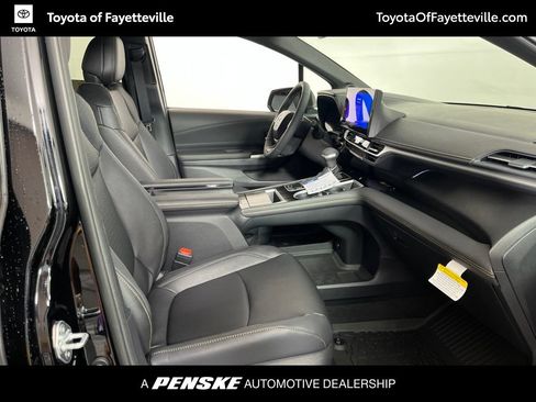 New 2026 Toyota Sienna XLE Woodland Edition AWD/4WD image 8