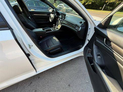 Used 2019 Honda Accord Sport image 17