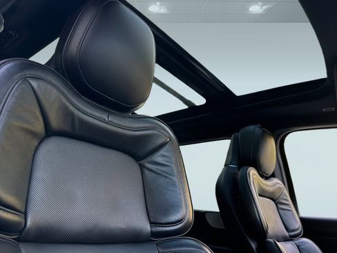 Used 2019 Lincoln Navigator L Reserve w/ Cargo Package image 17