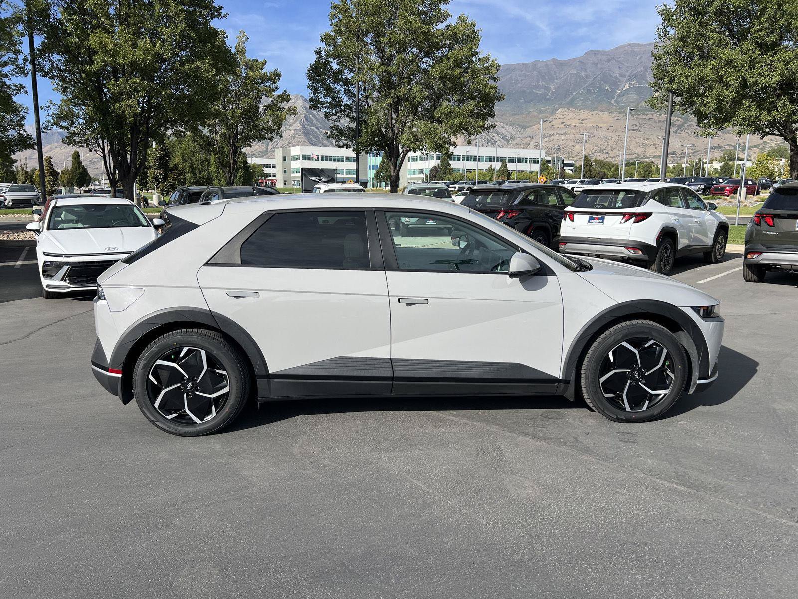 Certified 2023 Hyundai Ioniq 5 SEL w/ Cargo Package AWD/4WD image 17