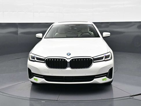 Used 2023 BMW 530e xDrive w/ Executive Package AWD/4WD image 2