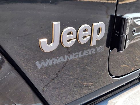 New 2024 Jeep Wrangler Unlimited Rubicon 392 image 18