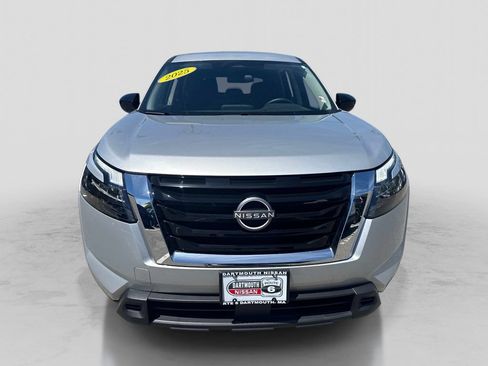 Used 2025 Nissan Pathfinder S AWD/4WD image 10