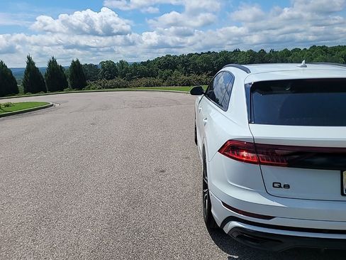 Used 2022 Audi Q8 Prestige AWD/4WD image 7