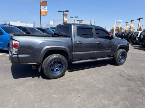 Used 2021 Toyota Tacoma TRD Sport w/ TRD Premium Sport Package RWD image 11