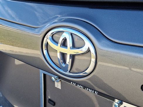 Used 2019 Toyota Highlander XLE image 30