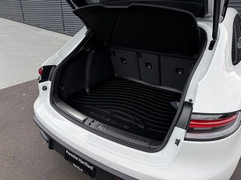 New 2026 Porsche Macan AWD/4WD image 25
