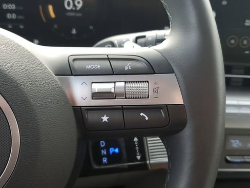 Used 2025 Hyundai Kona Limited image 23