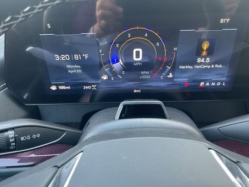 New 2026 Chevrolet Traverse Z71 w/ Enhanced Driving Package AWD/4WD image 13