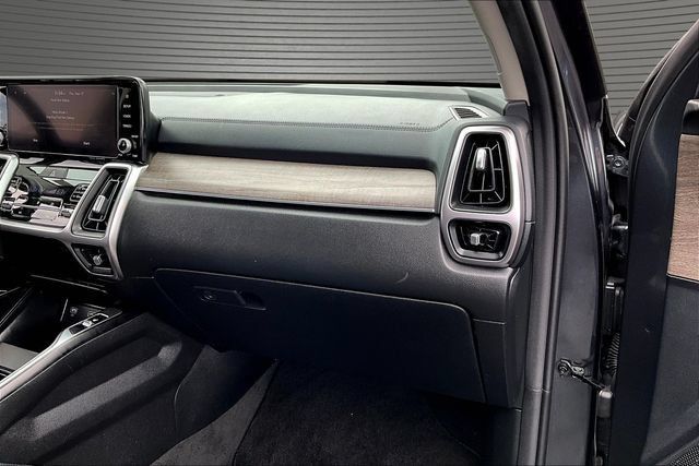 Used 2023 Kia Sorento EX w/ Panoramic Sunroof Package FWD image 26