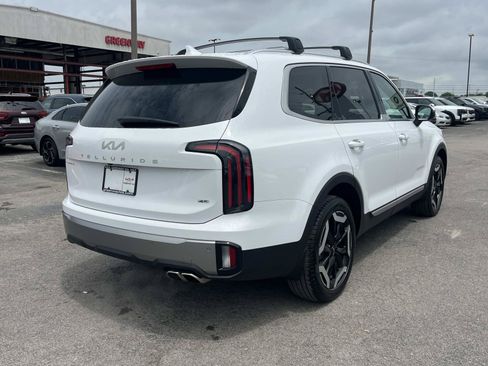 Used 2025 Kia Telluride EX w/ EX Captain's Chair Package AWD/4WD image 9