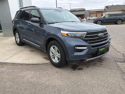 Used 2021 Ford Explorer XLT w/ Equipment Group 202A AWD/4WD image 7