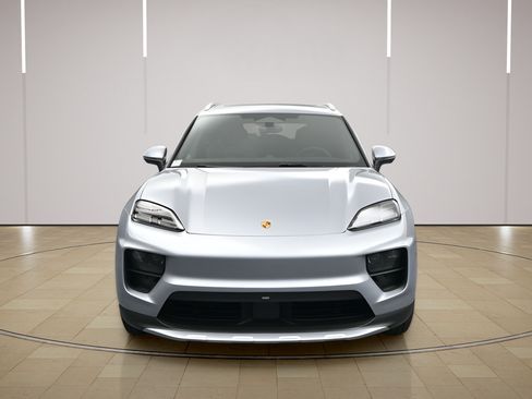 Certified 2025 Porsche Macan 4 Electric AWD/4WD image 28