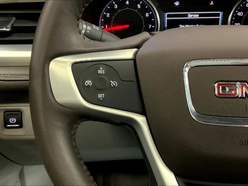 Used 2018 GMC Acadia SLT image 23